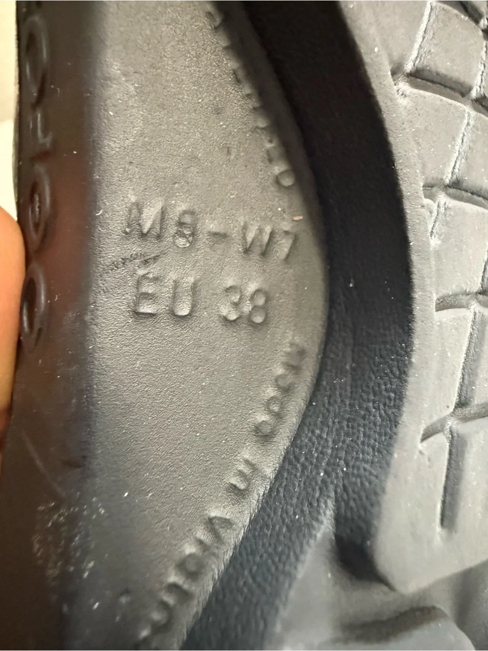 OOFOS slide sandals